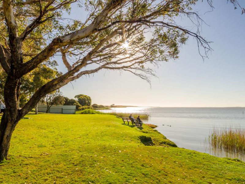 Camping by the lake at Meningie