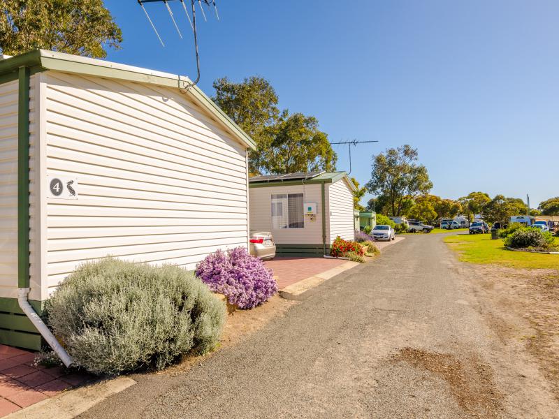 Cabin in Meningie- Pelican 3 & 4 